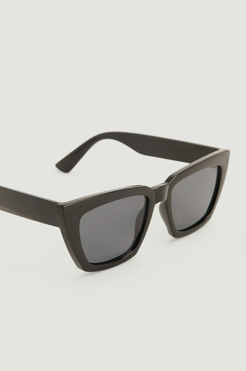 NA-KD Accessories Återvunna Basic fyrkantiga solglasögon - Black