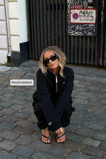 NA-KD Accessories Vida rektangulära solglasögon - Black